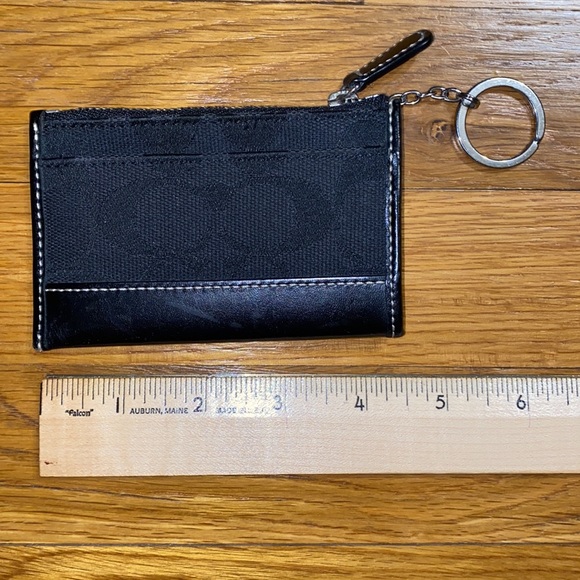 Coach - Zip Card Holder - Black - Picture 2 of 6